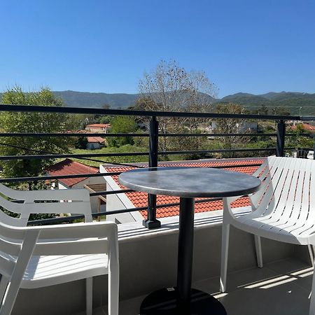 Four Shades Luxury Suites Sarti Zewnętrze zdjęcie
