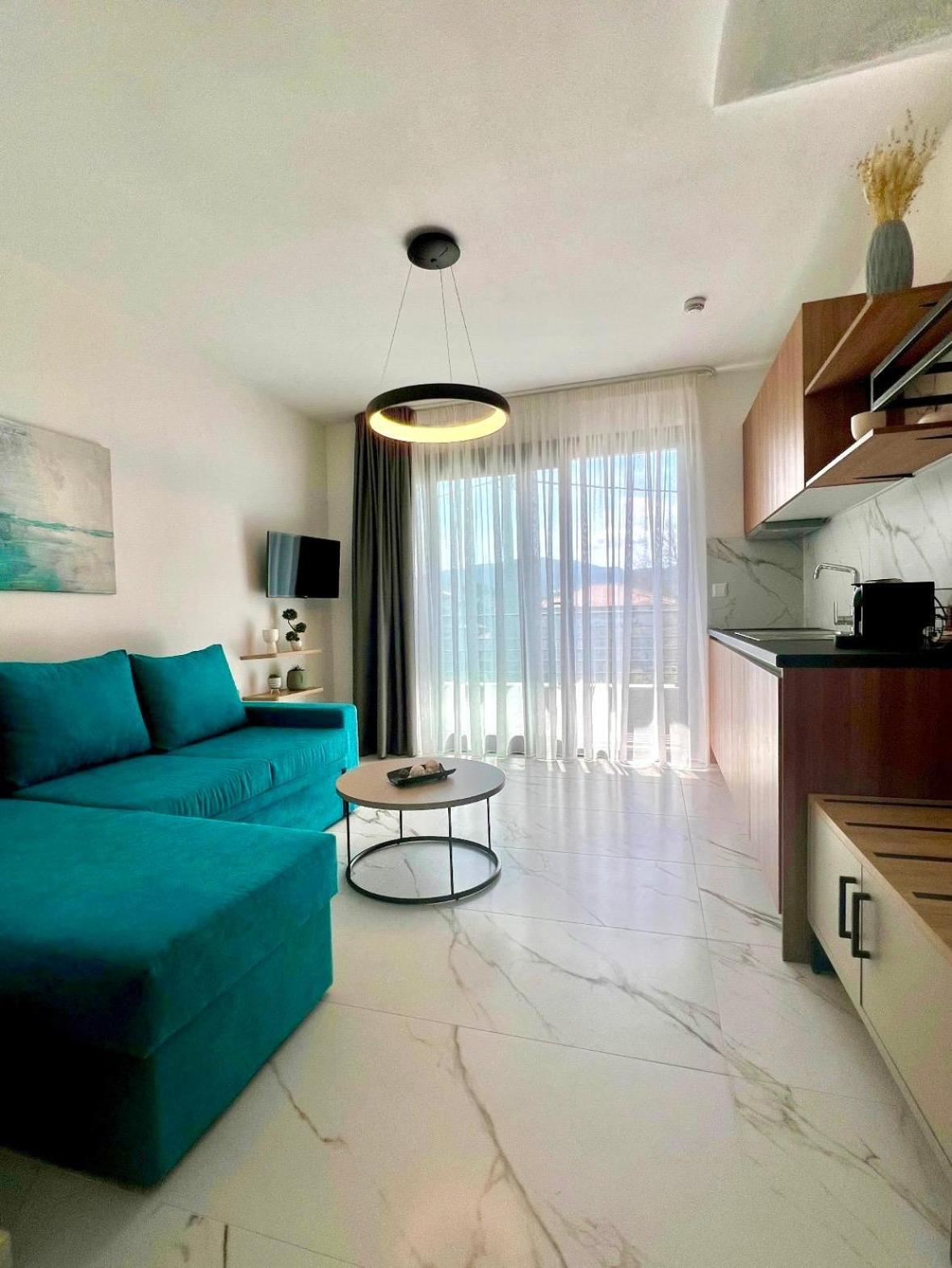 Four Shades Luxury Suites Sarti Zewnętrze zdjęcie