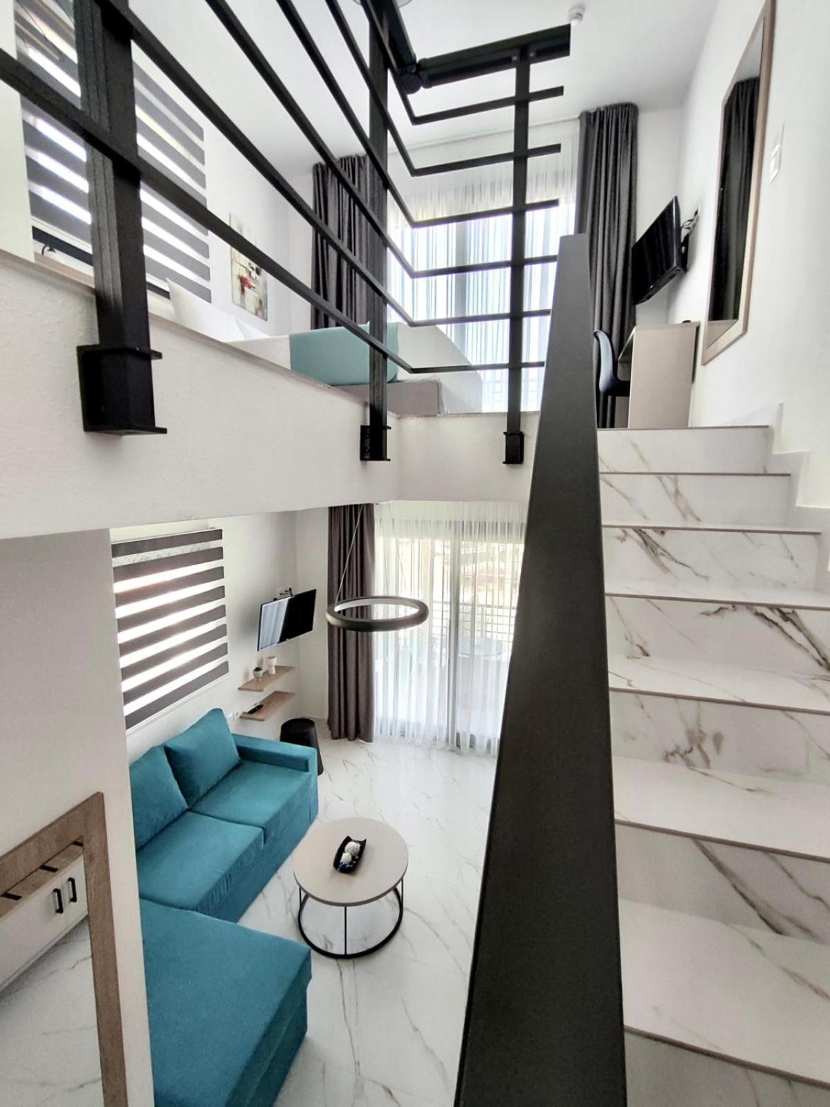 Four Shades Luxury Suites Sarti Zewnętrze zdjęcie