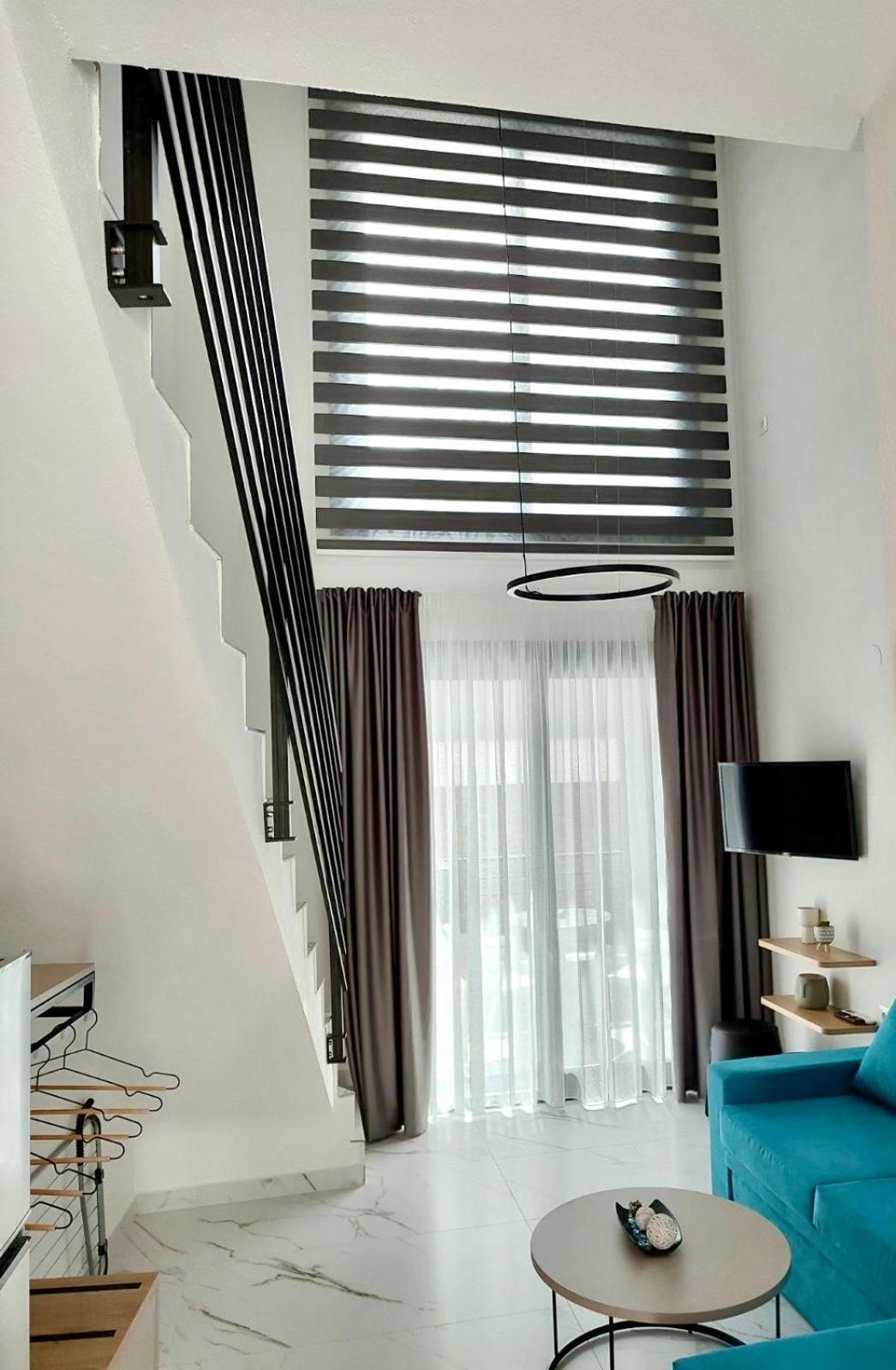 Four Shades Luxury Suites Sarti Zewnętrze zdjęcie