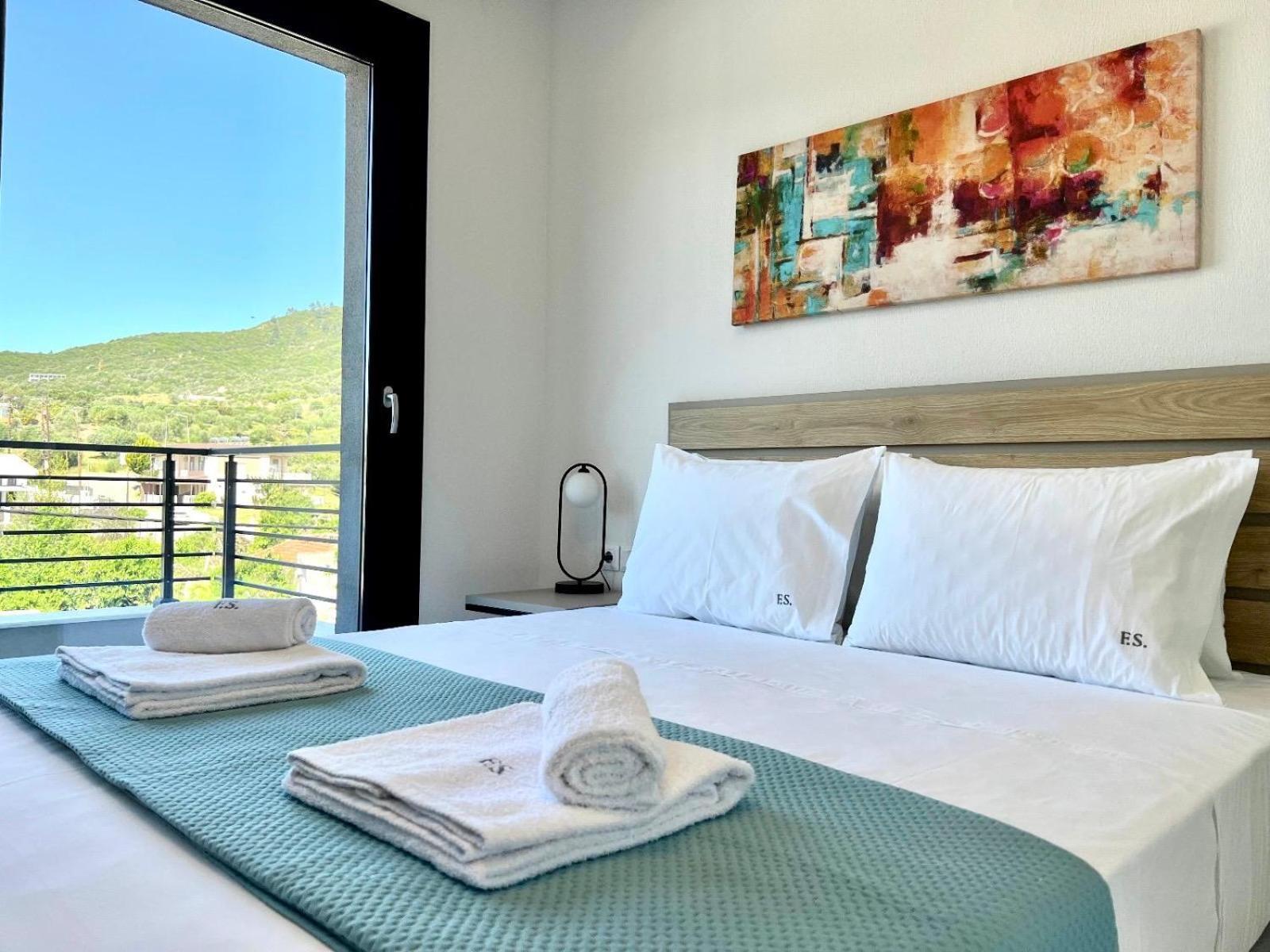 Four Shades Luxury Suites Sarti Zewnętrze zdjęcie