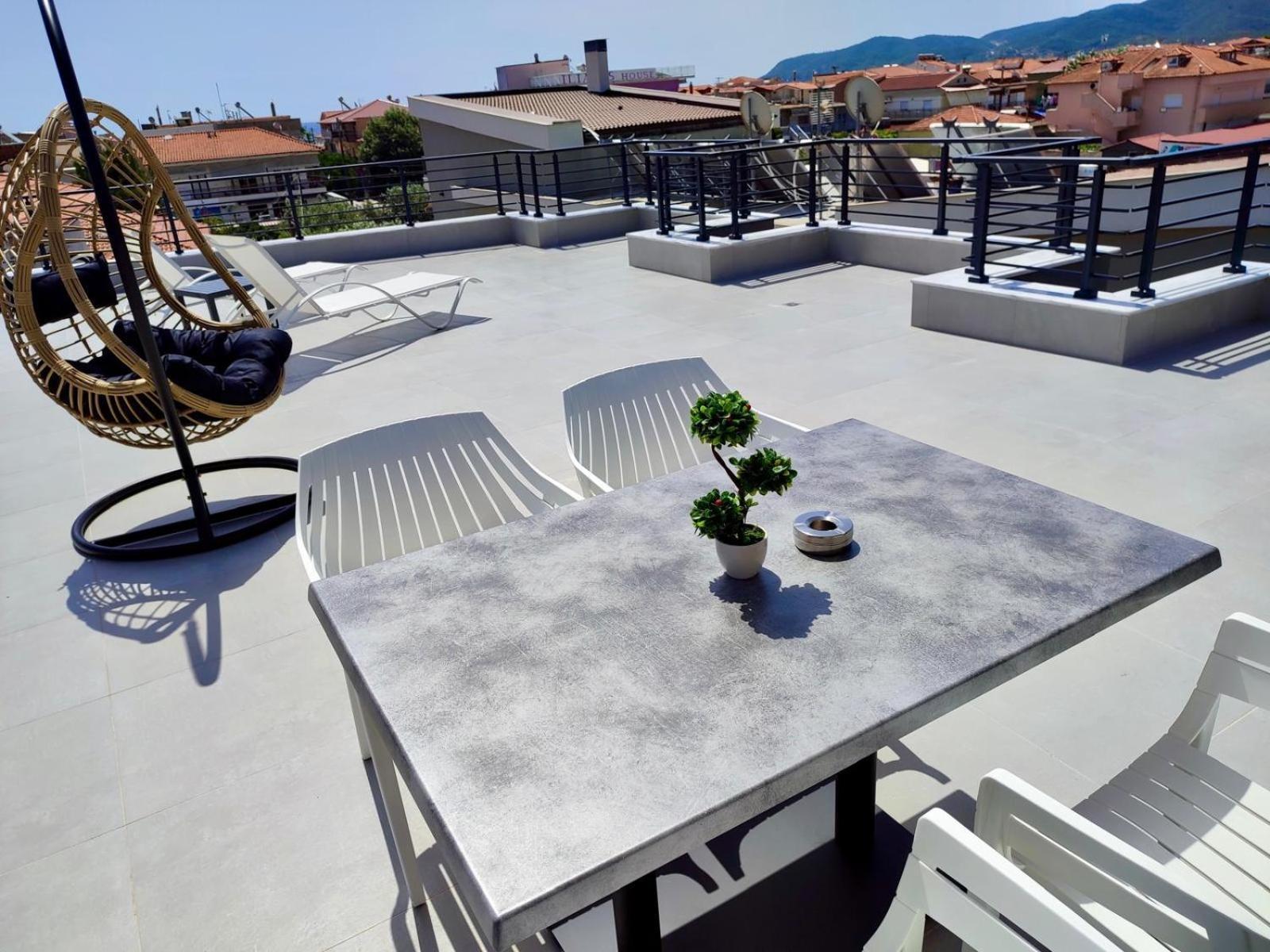 Four Shades Luxury Suites Sarti Zewnętrze zdjęcie