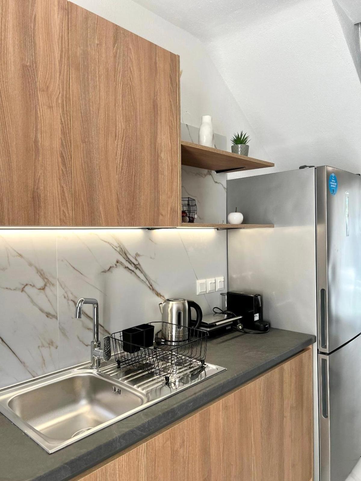 Four Shades Luxury Suites Sarti Zewnętrze zdjęcie