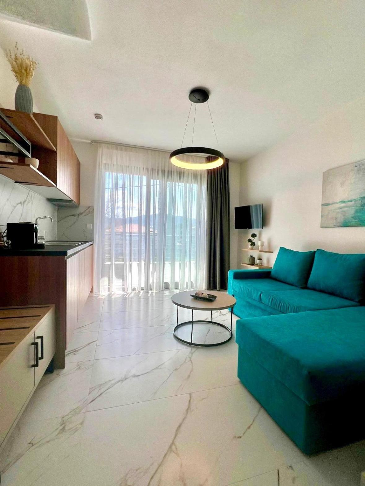 Four Shades Luxury Suites Sarti Zewnętrze zdjęcie