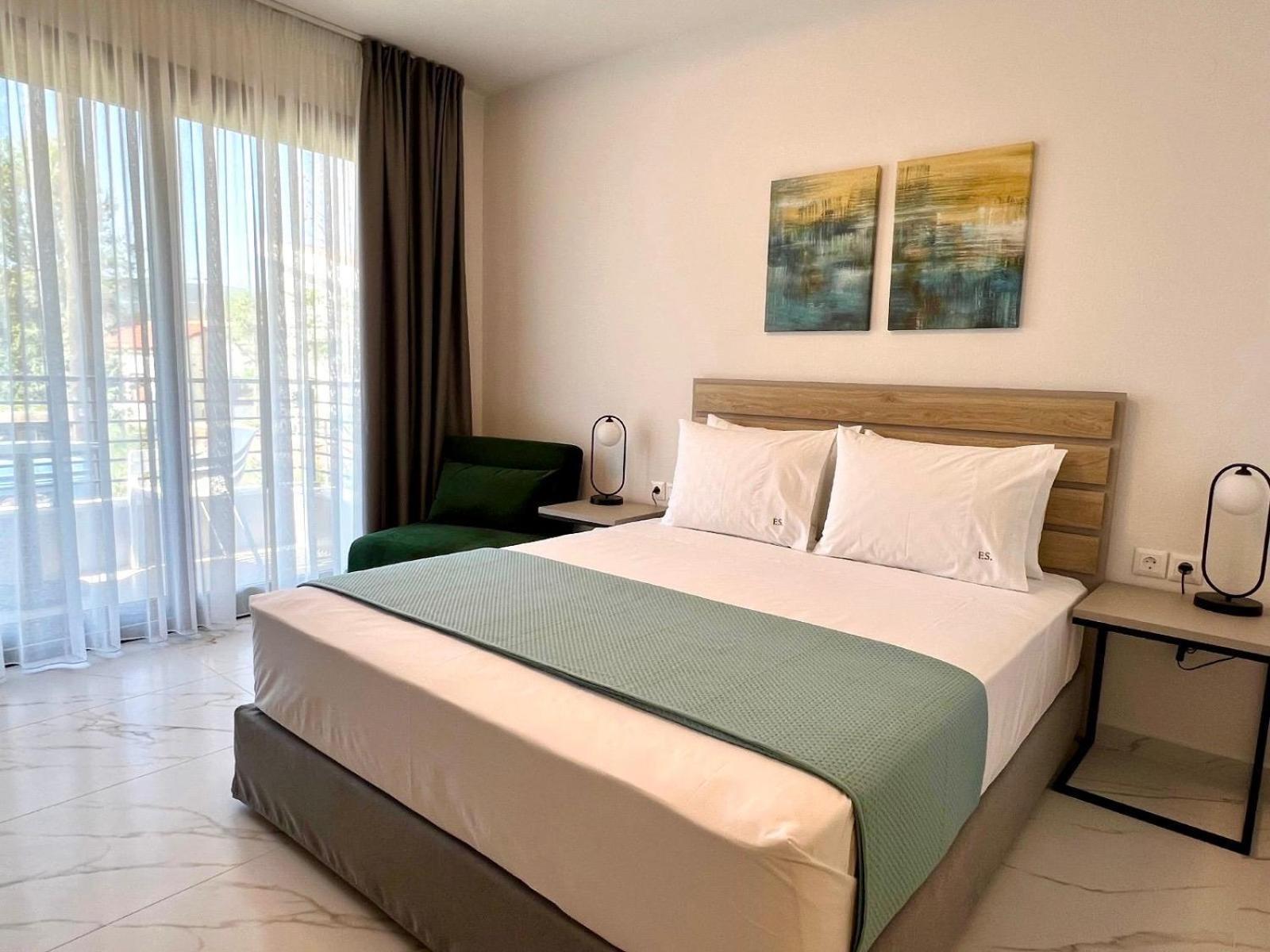 Four Shades Luxury Suites Sarti Zewnętrze zdjęcie
