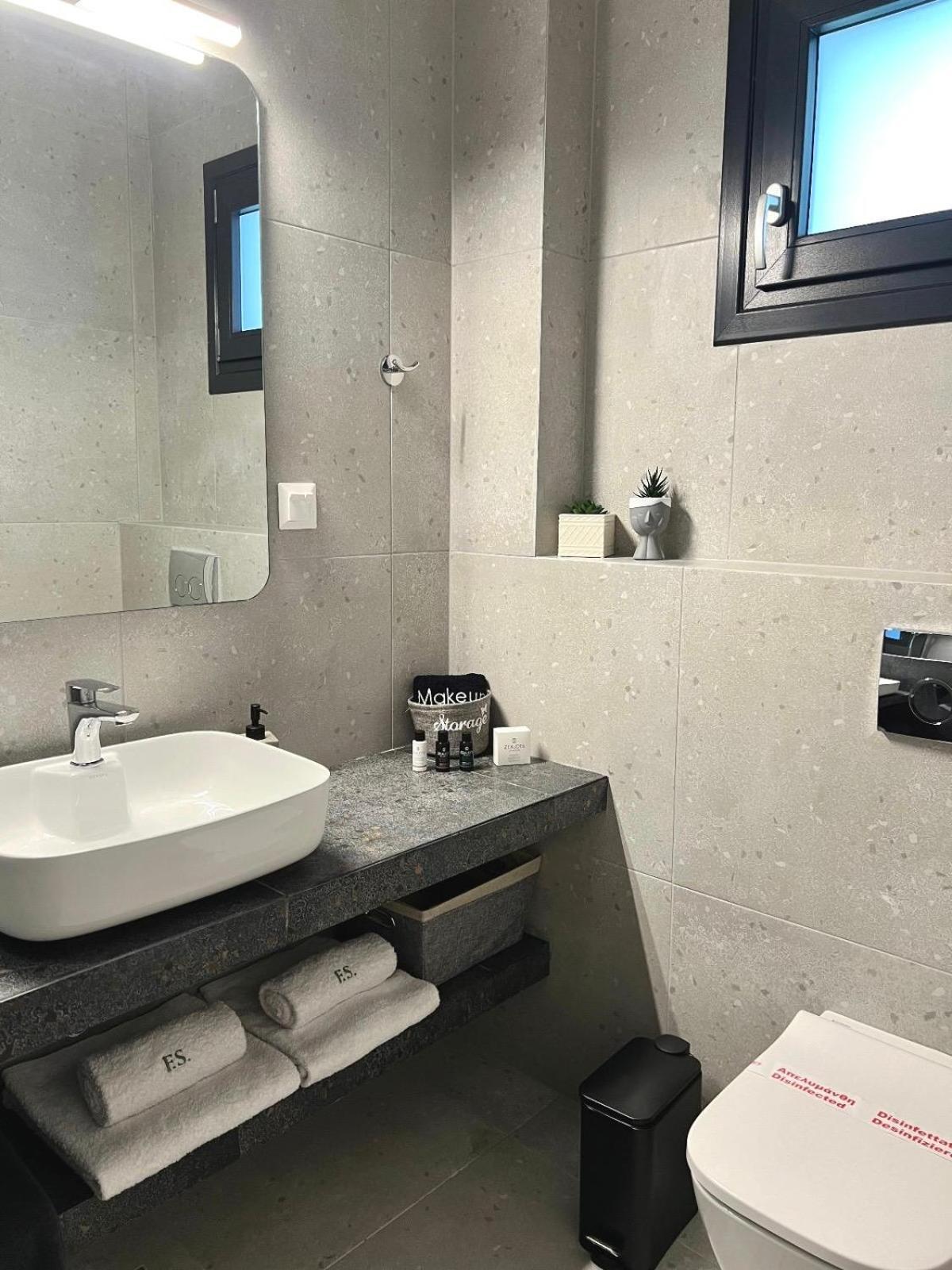 Four Shades Luxury Suites Sarti Zewnętrze zdjęcie