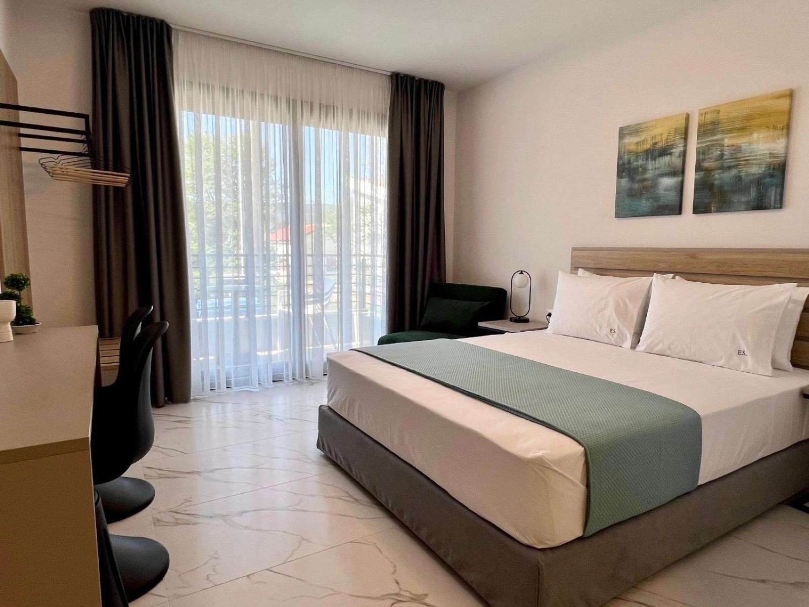Four Shades Luxury Suites Sarti Zewnętrze zdjęcie