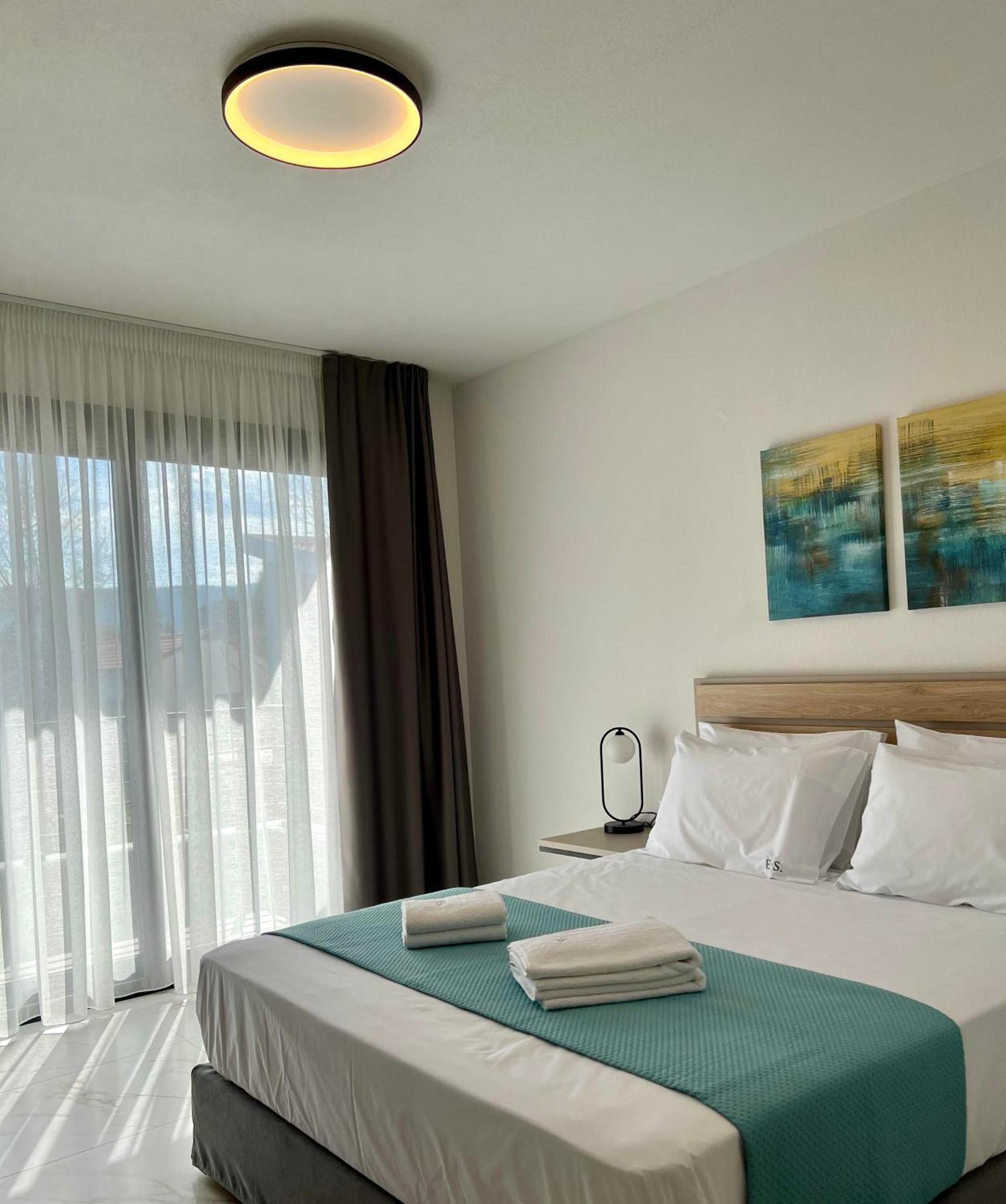 Four Shades Luxury Suites Sarti Zewnętrze zdjęcie