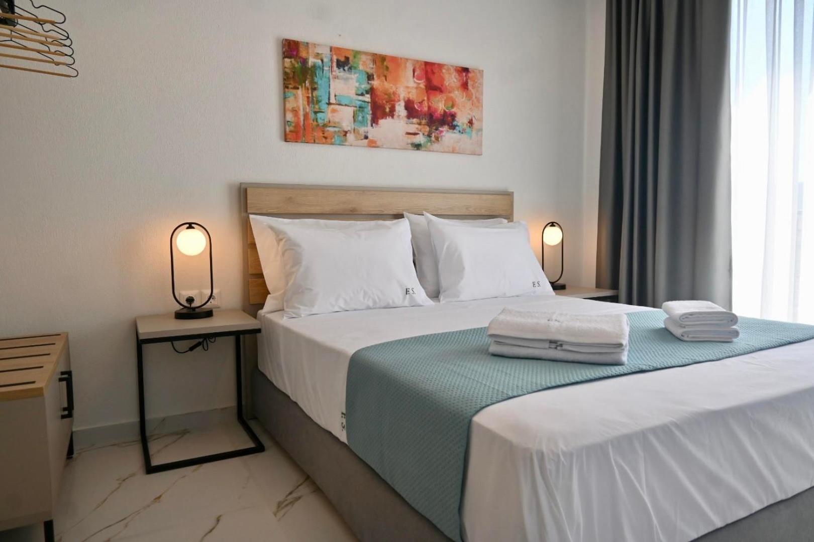 Four Shades Luxury Suites Sarti Zewnętrze zdjęcie